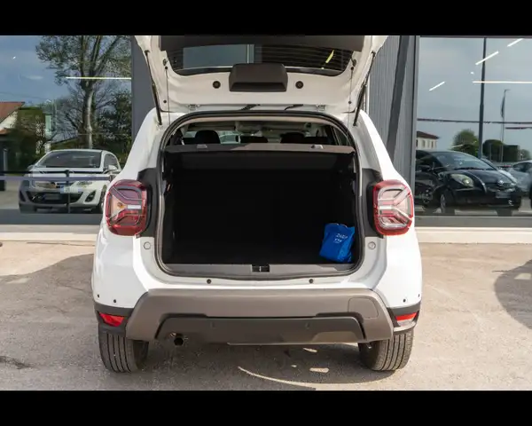 Dacia Duster view 16