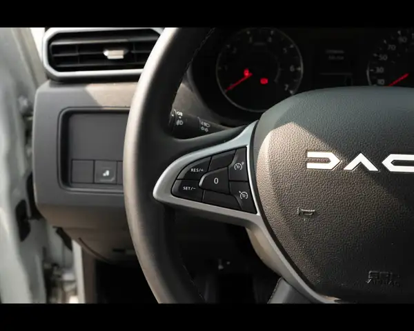 Dacia Duster view 21