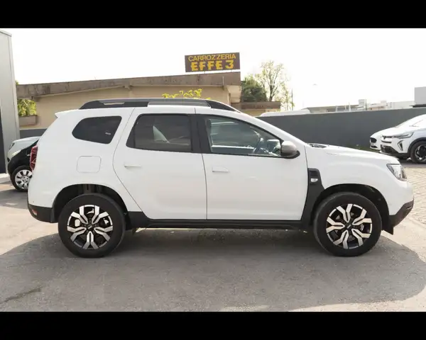 Dacia Duster view 5