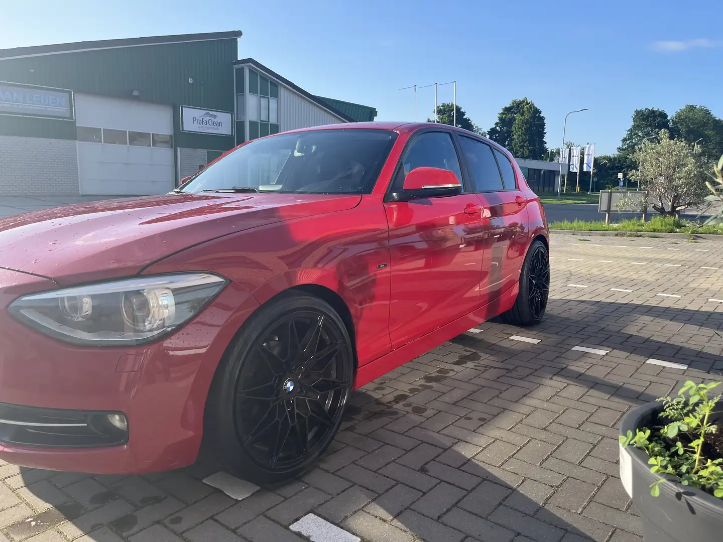 BMW 114 114i Sport Line Rood - 1
