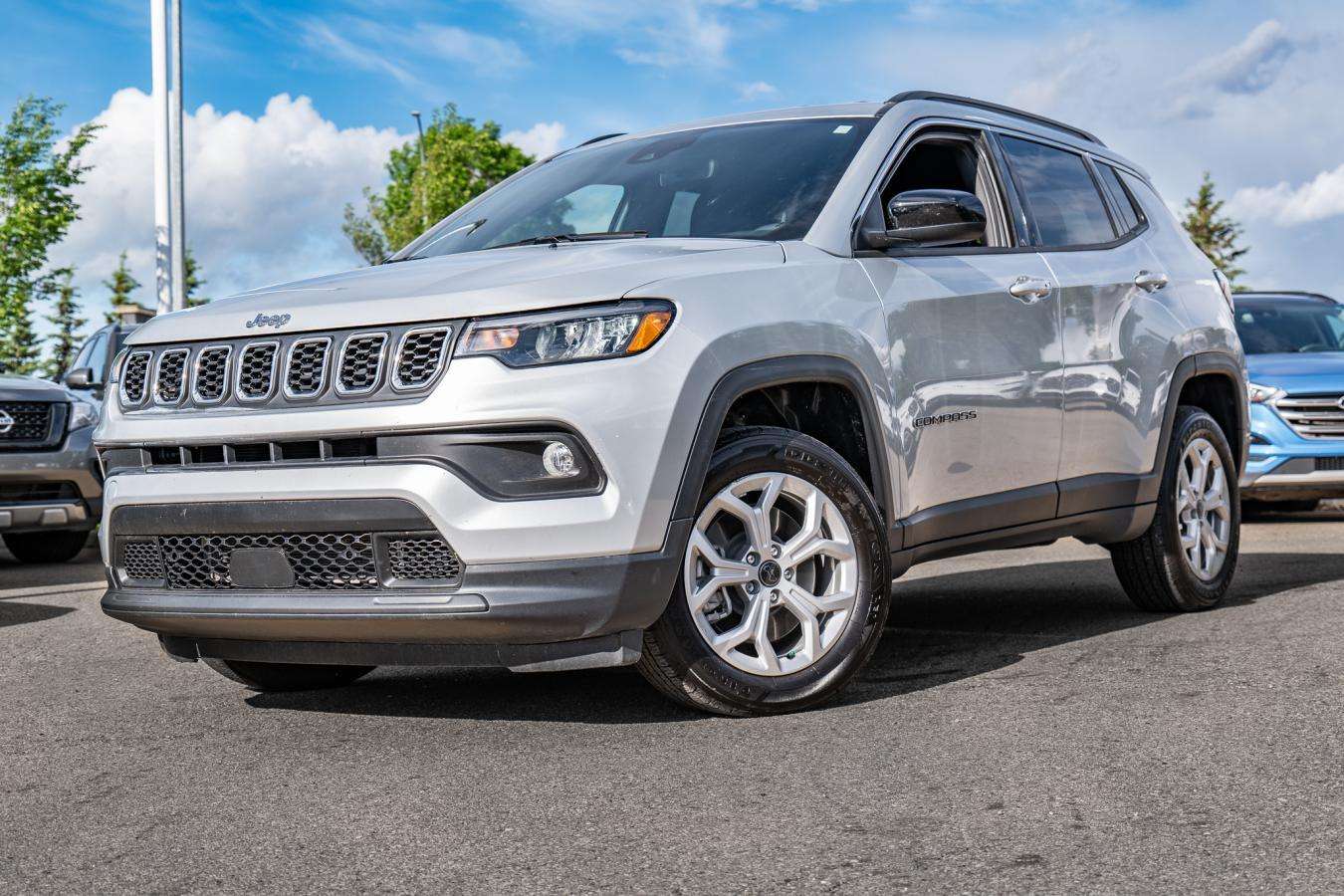 2025 Jeep Compass North | 4WD | LEATHER | CARPLAY | HEATED SEATS