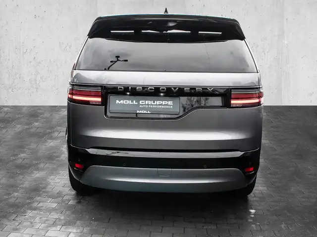 Land Rover Discovery view 4