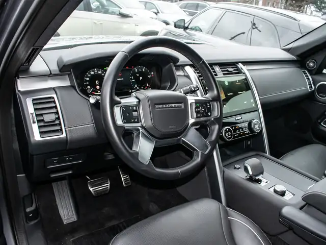 Land Rover Discovery view 10