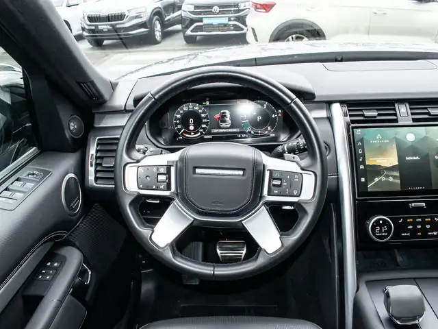 Land Rover Discovery view 12