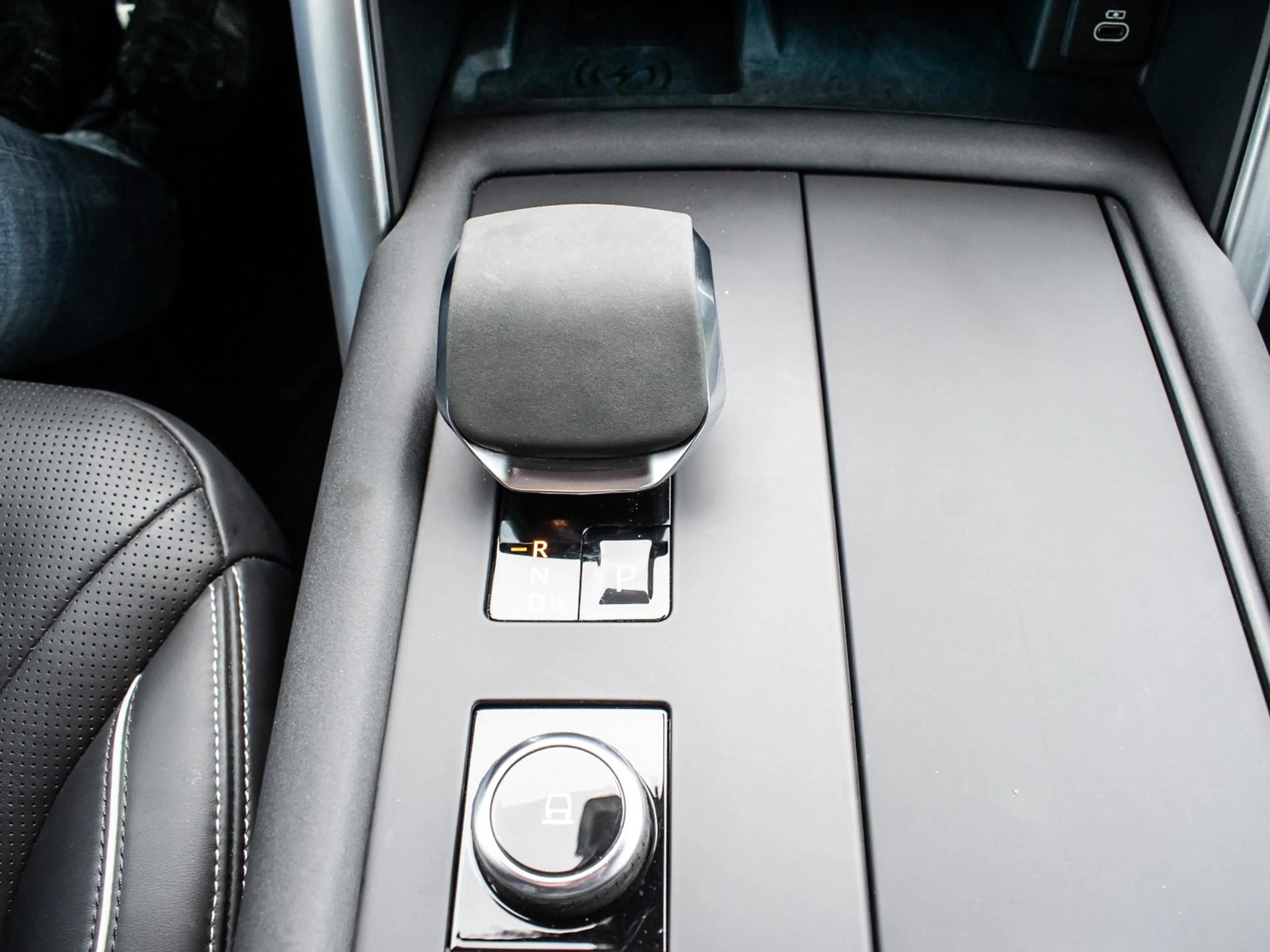 Land Rover Discovery D300 Dynamic HSE PANO LED STANDHZG — photo 8