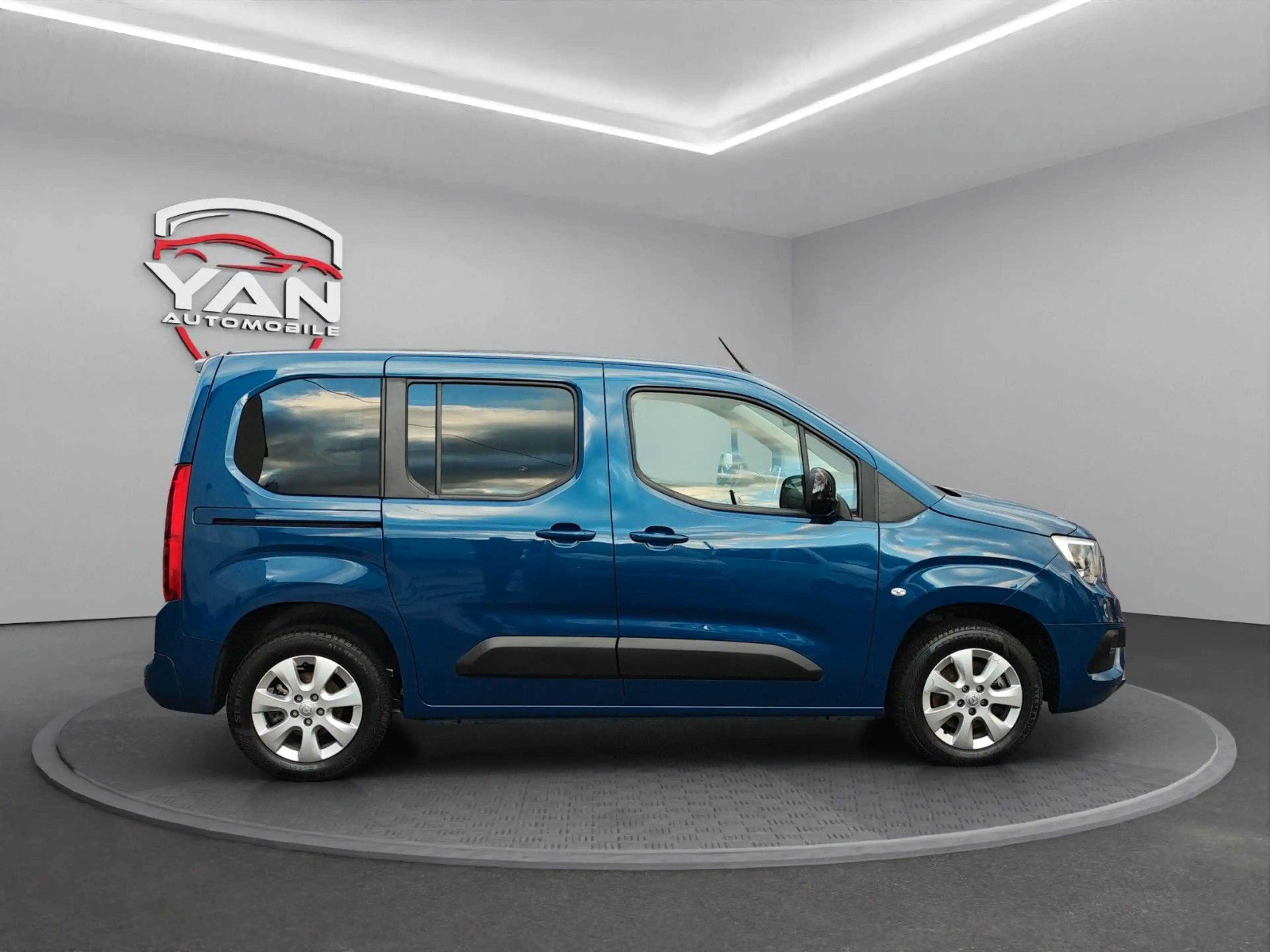 Opel Combo Life 1.5 *Navi*Kamera*Lenkradheizung* — photo 5