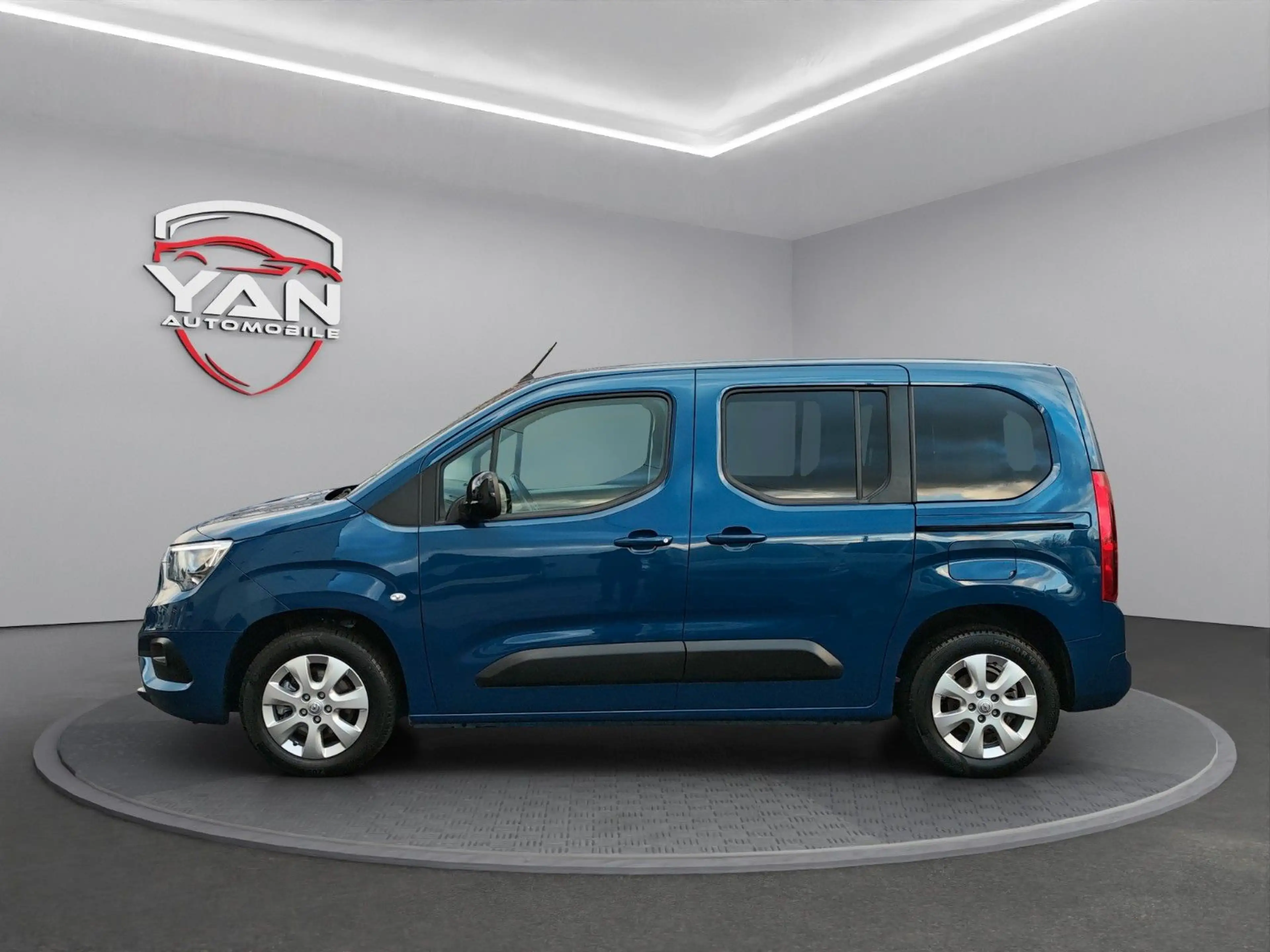 Opel Combo Life 1.5 *Navi*Kamera*Lenkradheizung* — photo 9