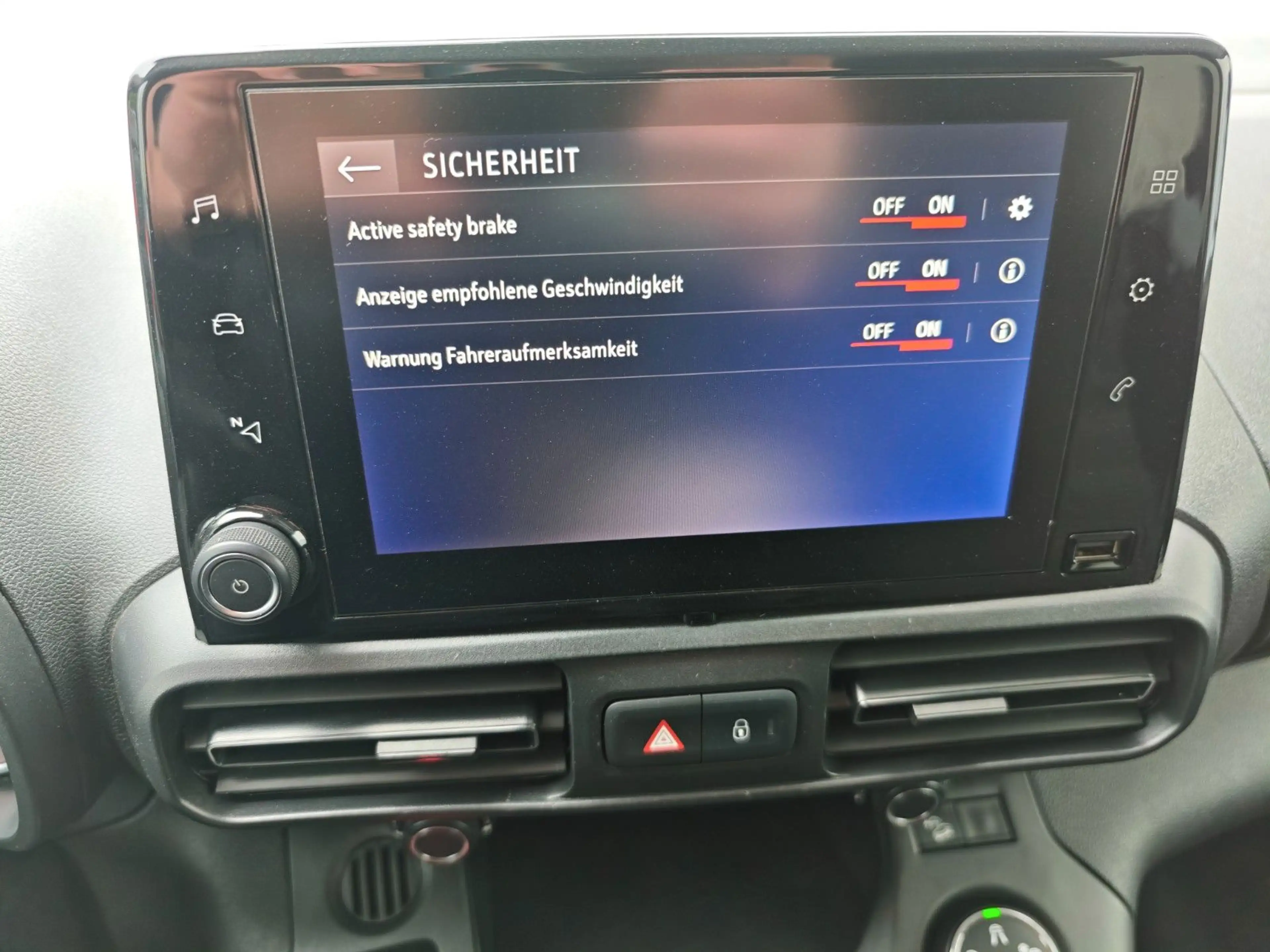 Opel Combo Life 1.5 *Navi*Kamera*Lenkradheizung* — photo 14