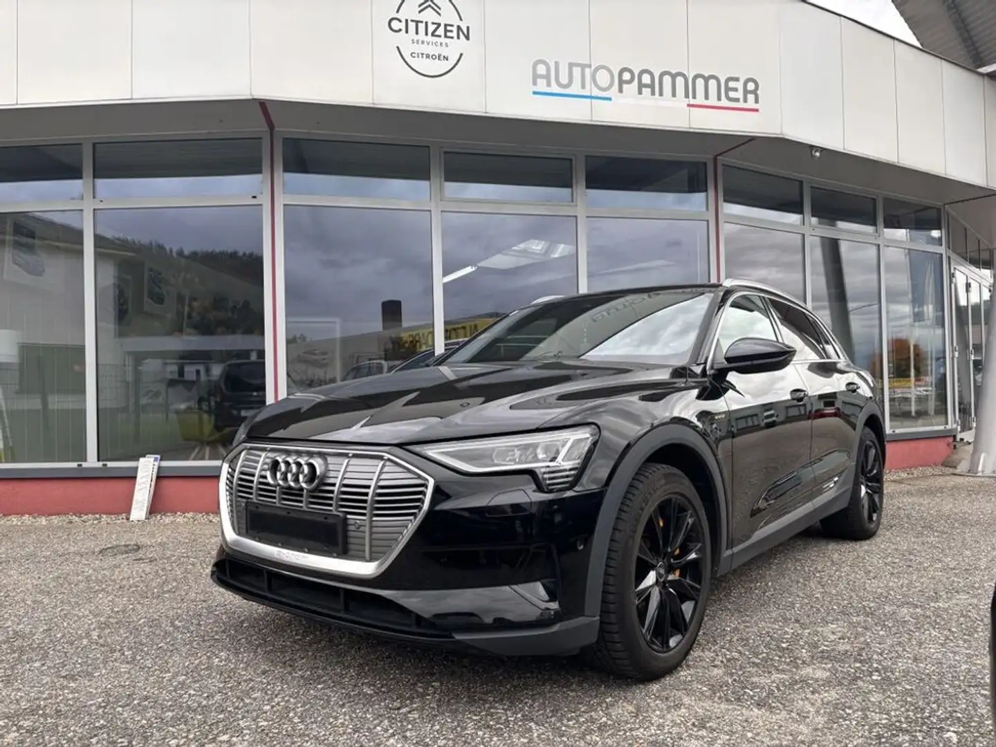 Audi e-tron 50 quattro basis Schwarz - 1