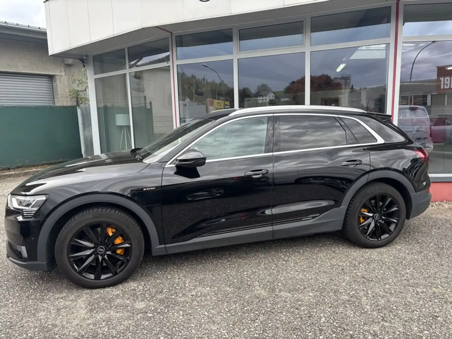 Audi e-tron 50 quattro Schwarz - 2