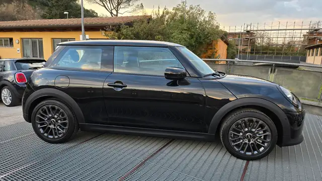 MINI Cooper C ESSENTIAL TRIM PACK XS LED PROMO FINTO KM 11000