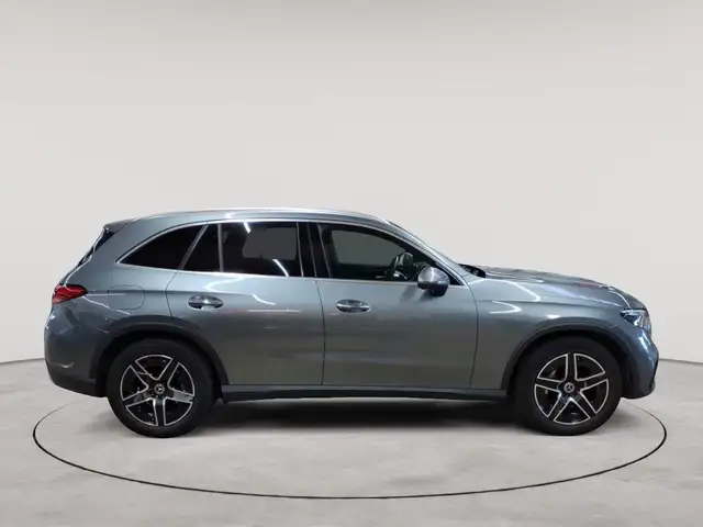 Mercedes-Benz GLC view 3