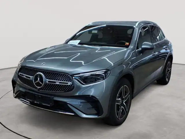 Mercedes-Benz GLC view 2