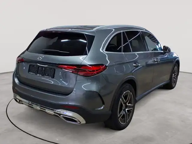 Mercedes-Benz GLC view 4