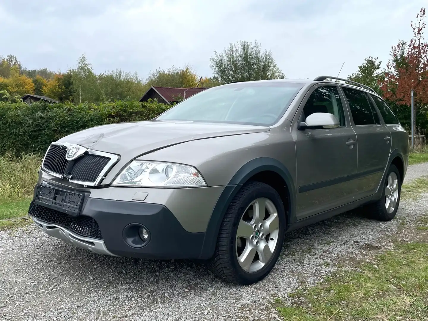 Skoda Octavia 2.0l Combi Scout 4x4 159T-Km Tüv=06/2027 Beige - 1