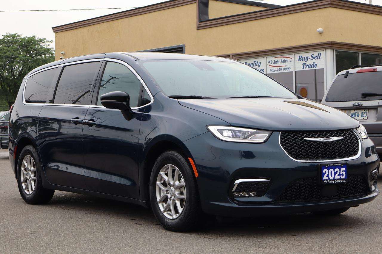 2025 Chrysler Pacifica Select FWD