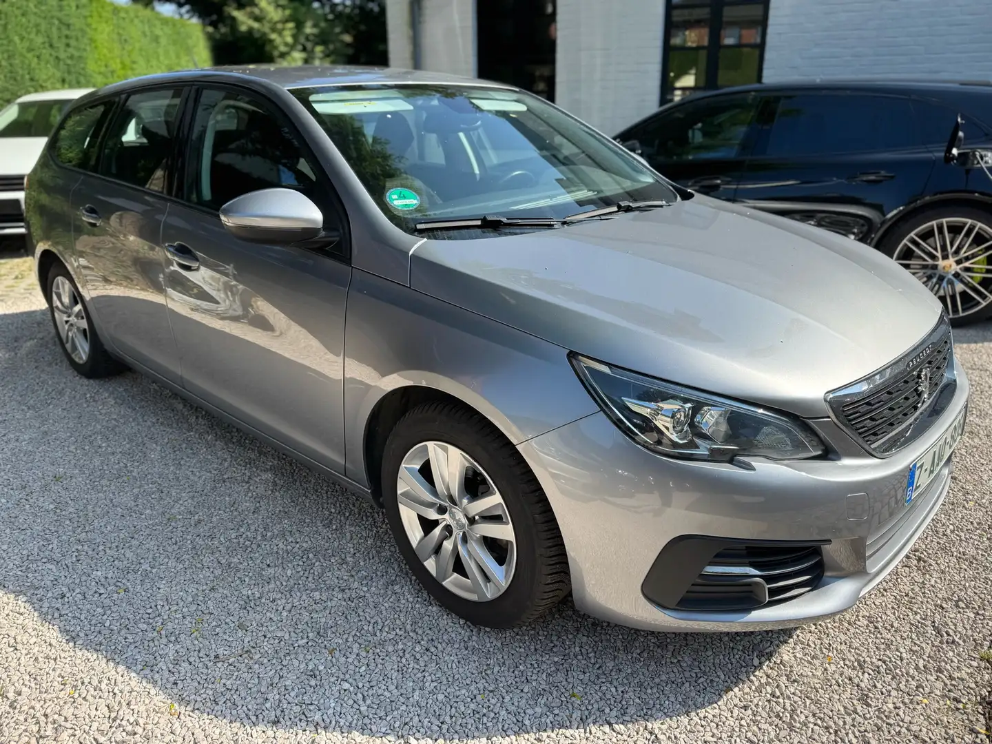 Peugeot 308 1.2i benzine - Carplay - Navi - GARANTIE! Grijs - 2