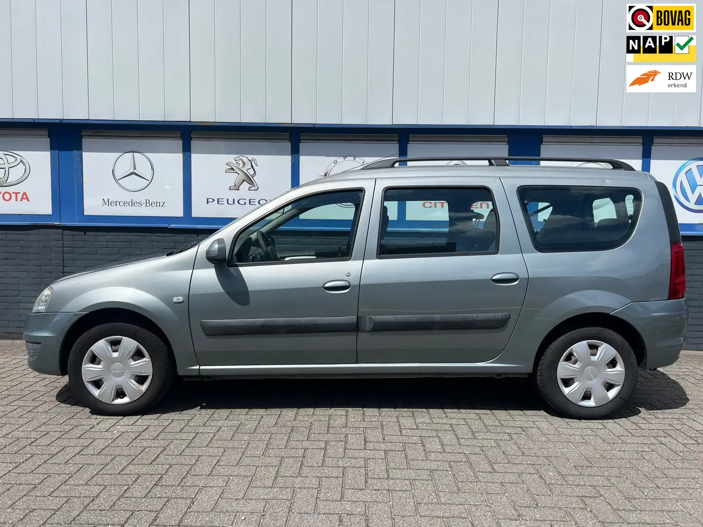 Dacia Logan MCV 1.6-16V Lauréate 7p. 10-2010 130000km 3995eu Blauw - 1
