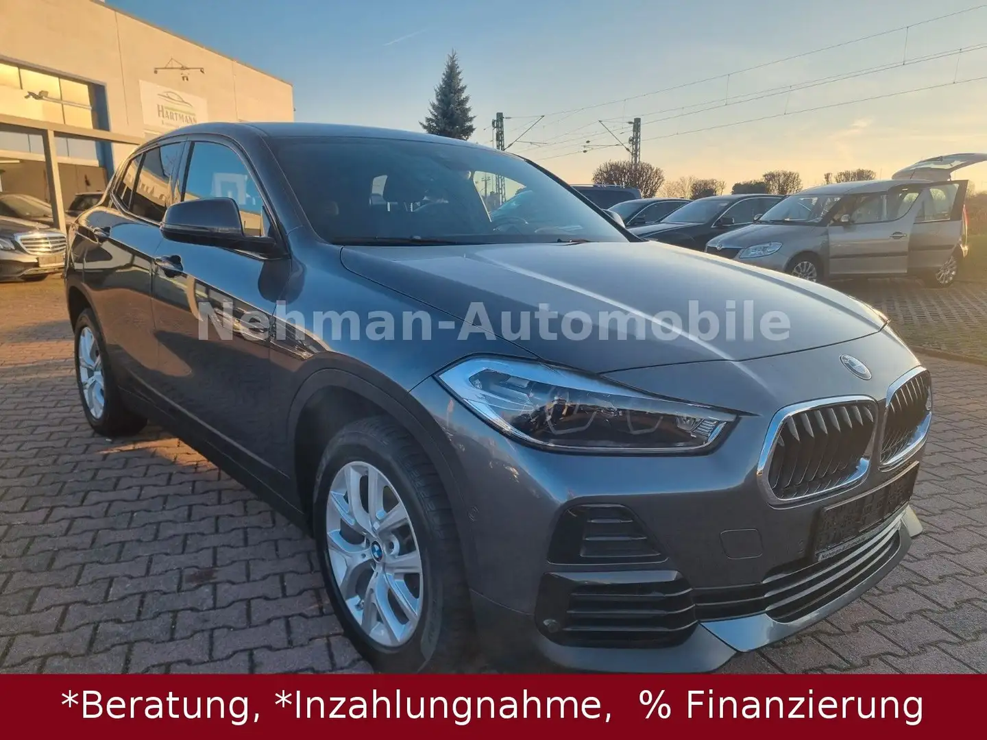 BMW X2 sDrive 18 d Advantage Plus Grau - 2