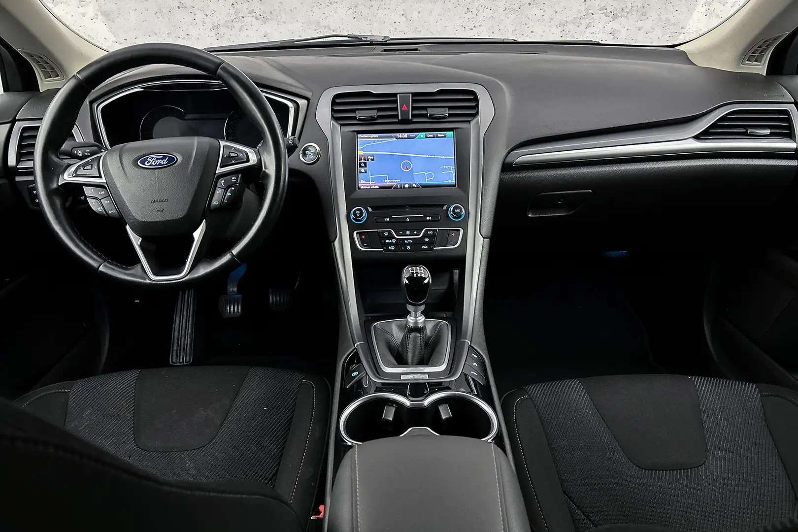 Ford Mondeo Wagon 1.5 Titanium | LED koplampen | Parkeersensor Zwart - 2