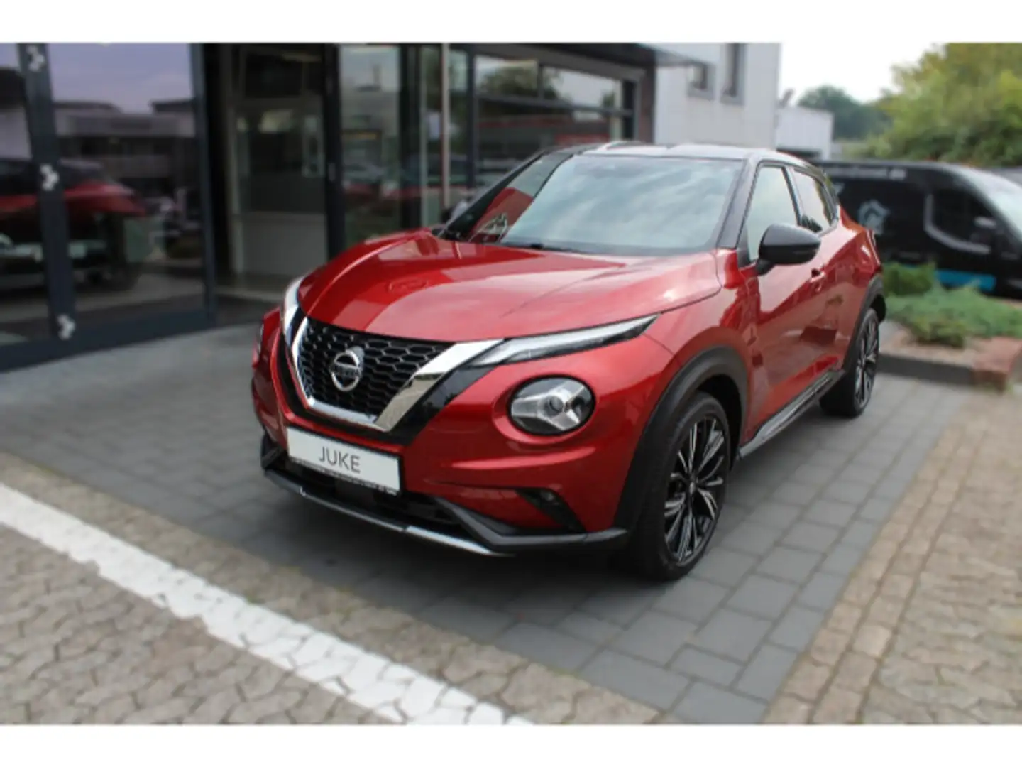 Nissan Juke 1.0 DIG-T114 N-Design Automatik Navi BOSE Rouge - 2