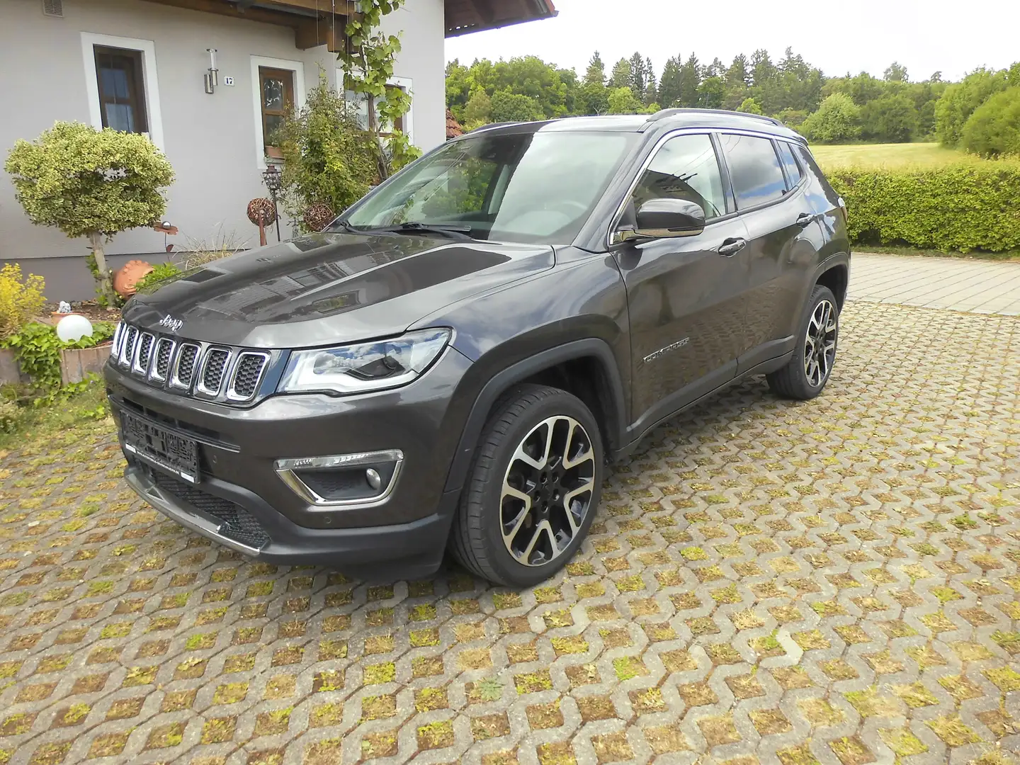 Jeep Compass 2.0 MultiJet Active Drive Limited Volll. Panorama Gris - 1