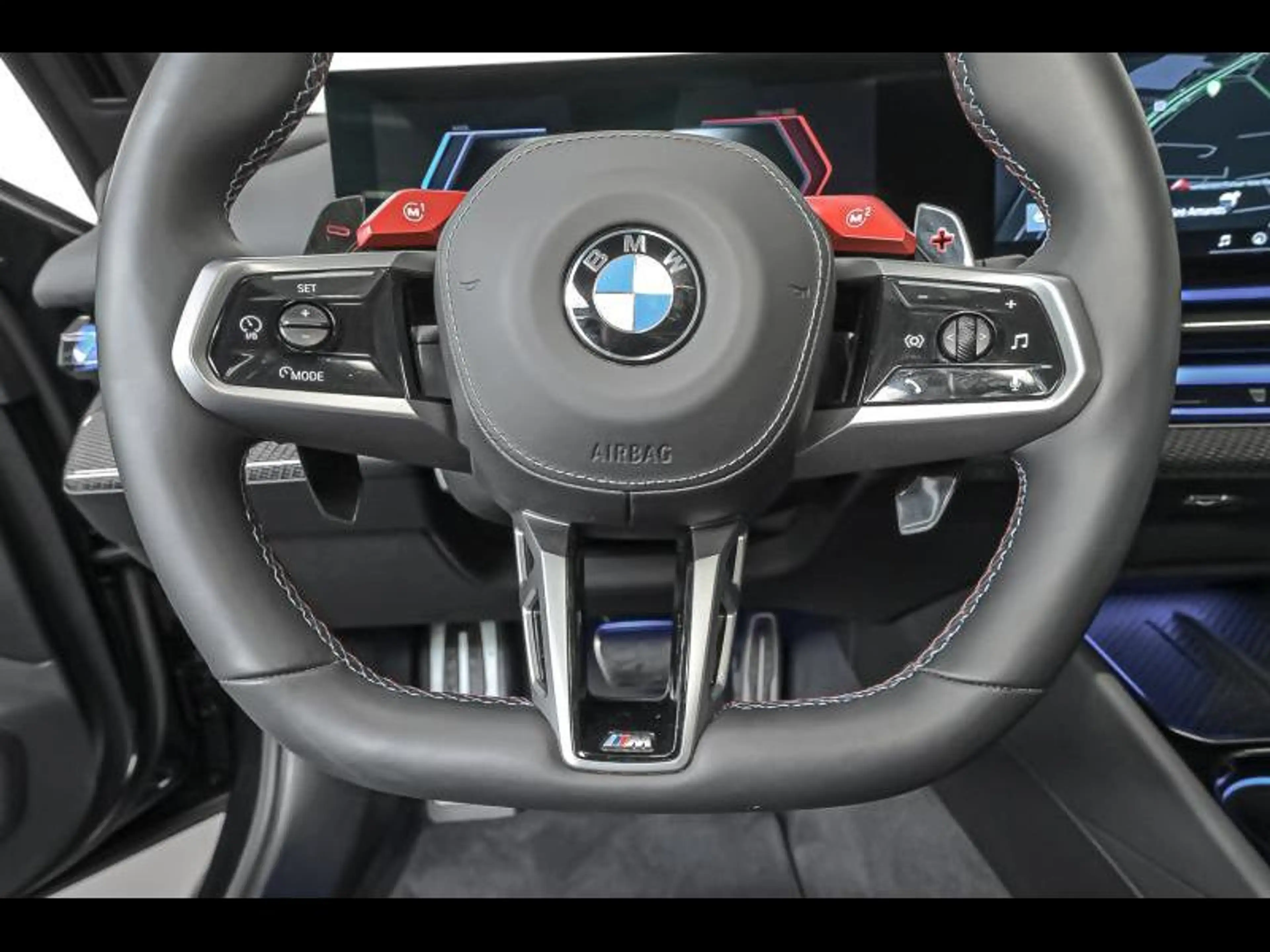 BMW M5 Touring — photo 9