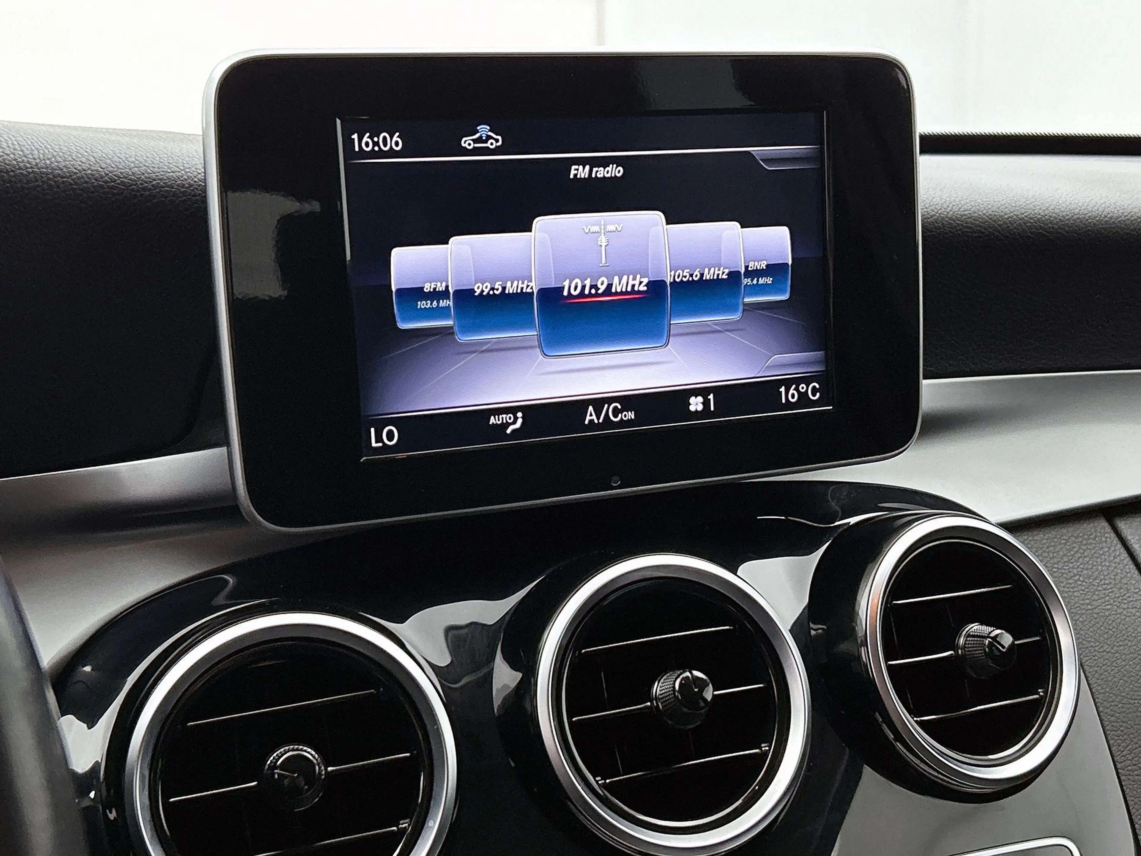 Mercedes-Benz C 350 Break C E | Luchtvering | Navigatie | Parkeer Pack — photo 11