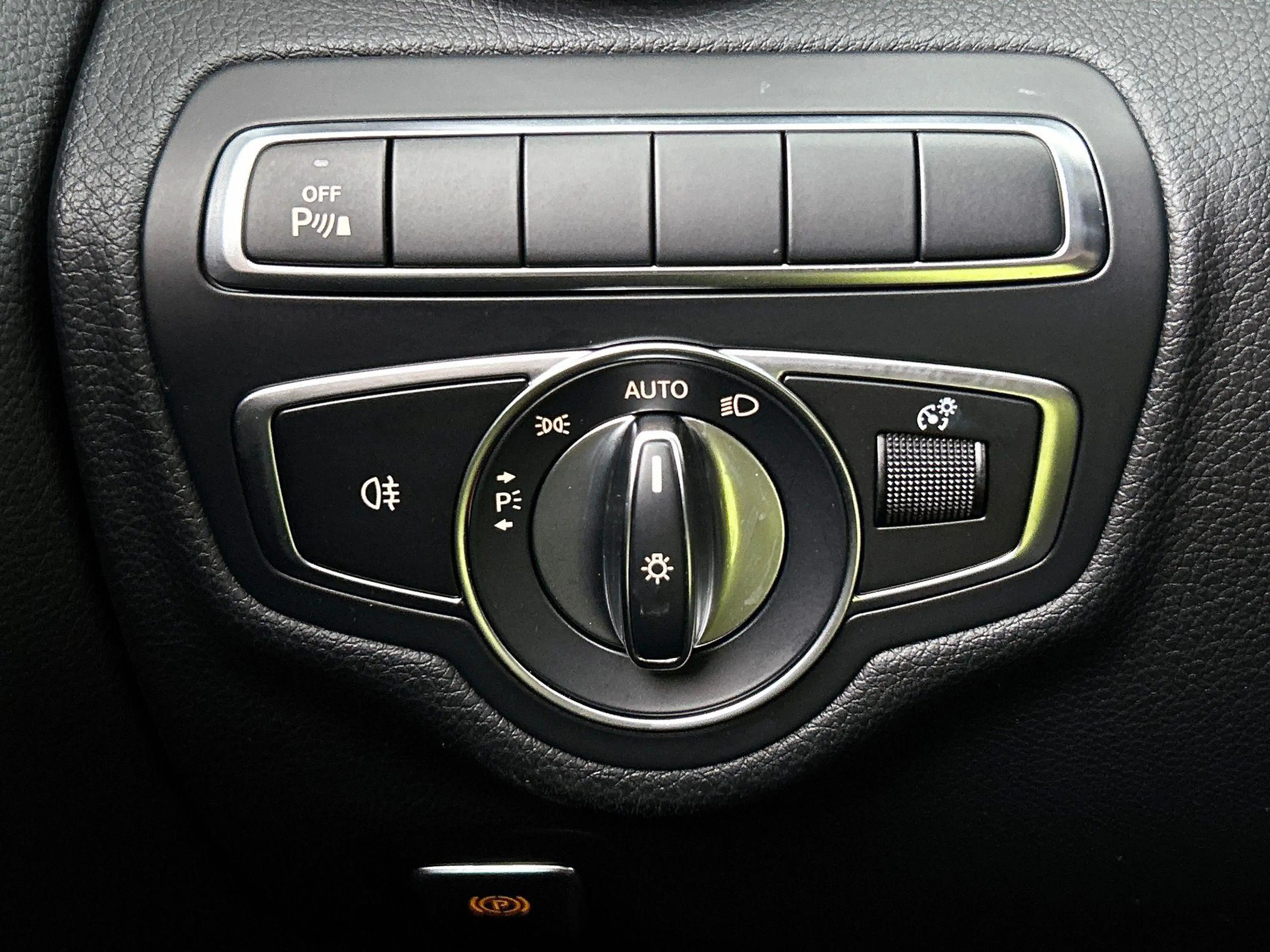 Mercedes-Benz C 350 Break C E | Luchtvering | Navigatie | Parkeer Pack — photo 9