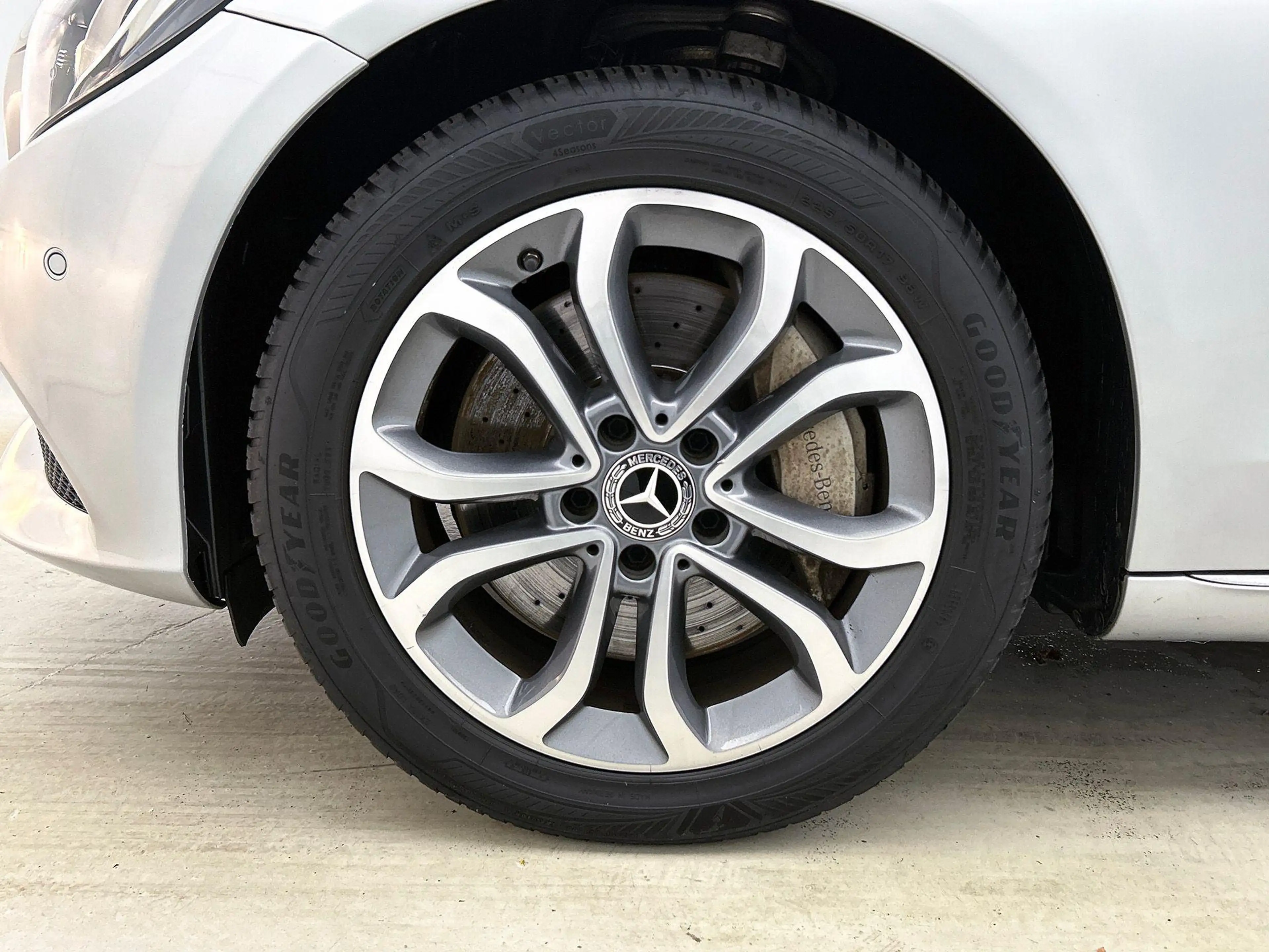 Mercedes-Benz C 350 Break C E | Luchtvering | Navigatie | Parkeer Pack
