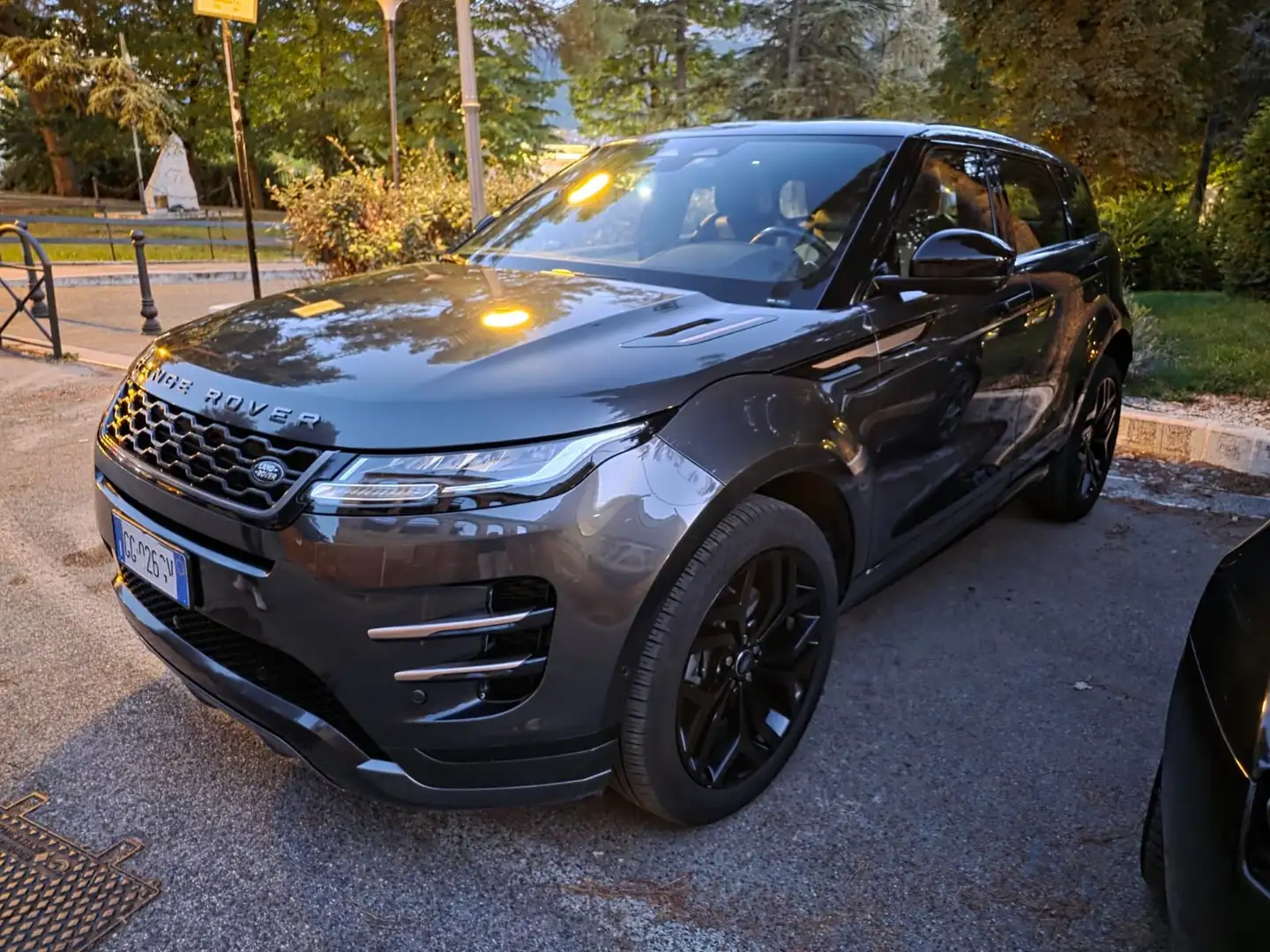 Land Rover Range Rover Evoque Range Rover EvoqueII2.0di4mhevR-DynamicHSEawd163cv Noir - 1