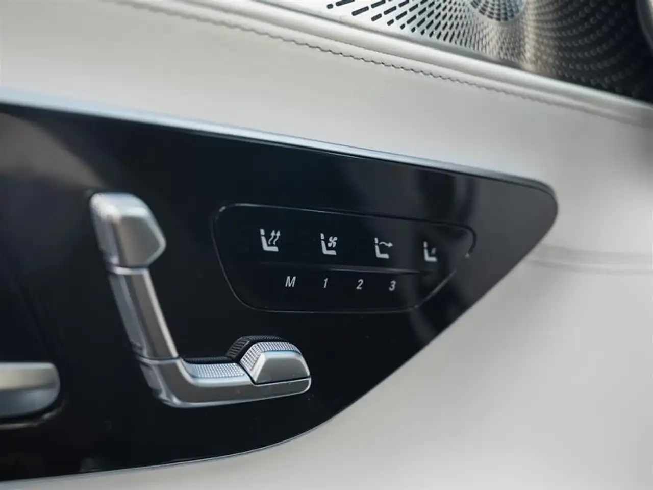 Mercedes-Benz SL снимка Mercedes-Benz SL