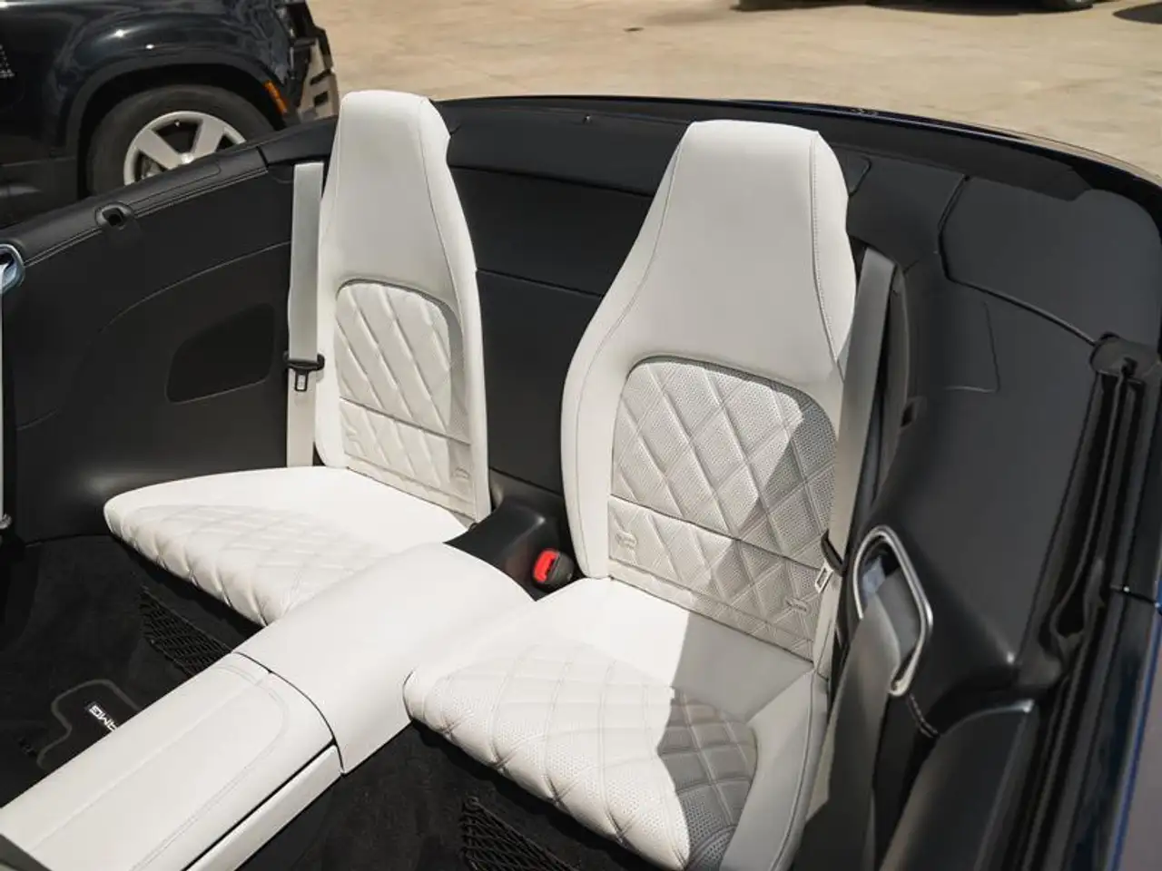 Mercedes-Benz SL снимка Mercedes-Benz SL