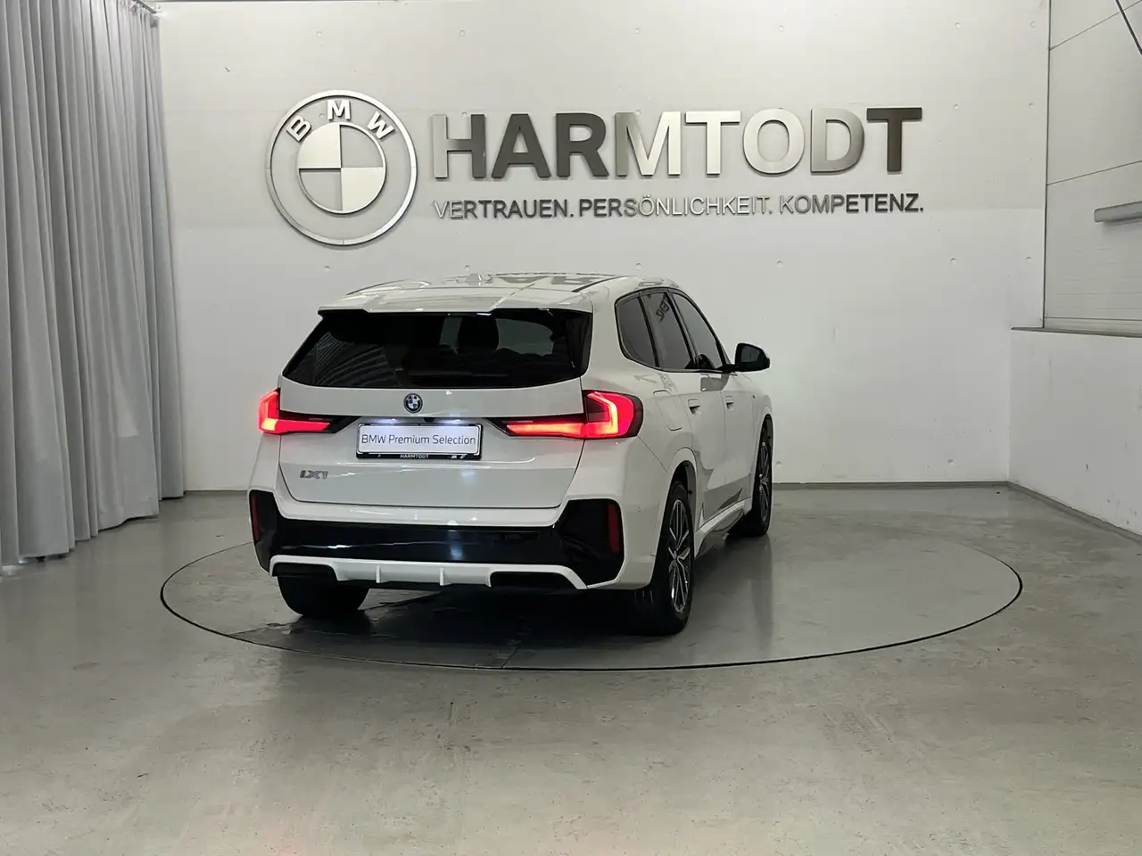 BMW iX1 xDrive30 *M-Sportpaket / Innovationspaket / AHV*, миниатюра 6