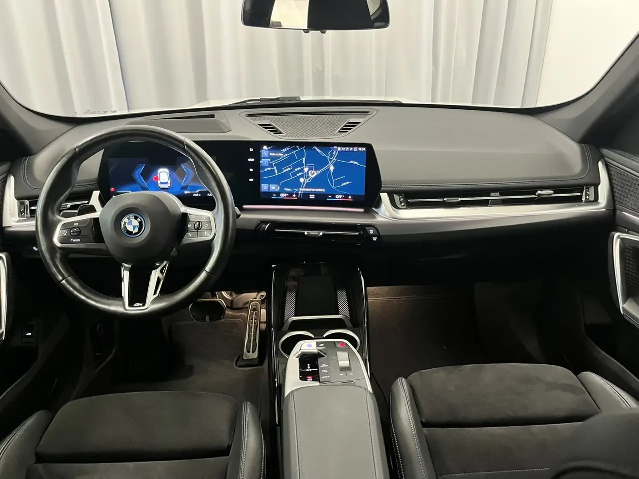 BMW iX1 xDrive30 *M-Sportpaket / Innovationspaket / AHV*, миниатюра 10