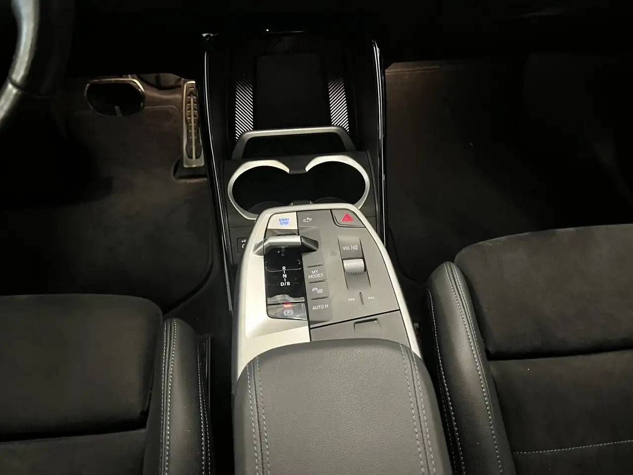 BMW iX1 xDrive30 *M-Sportpaket / Innovationspaket / AHV*, миниатюра 13