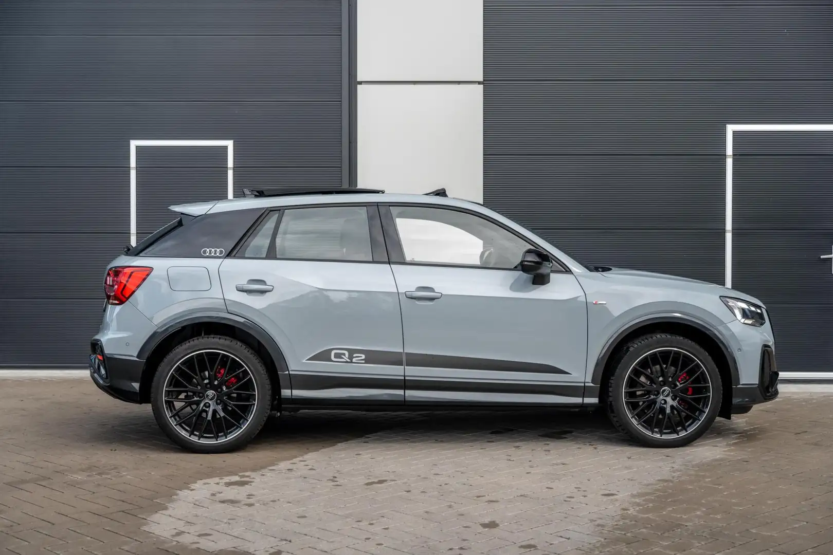 Audi Q2 35 TFSI S Line Leder|Cam|Nardo|Keyless|Pano|BOMVOL Grijs - 2