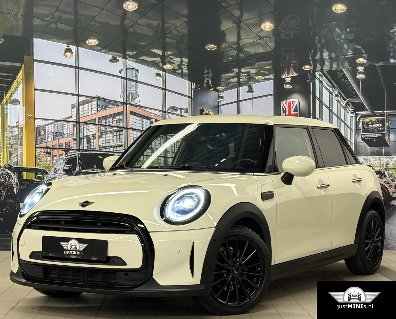 MINI 1.5 CHILLI AUT LEDER HARM KARDON FACELIFT zeer lux Wit - 1