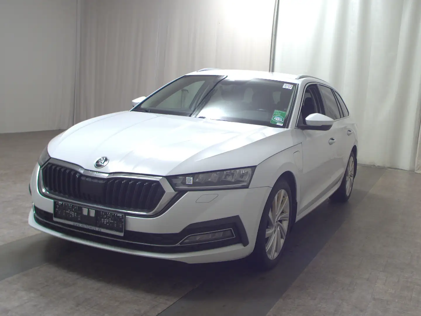 Skoda Octavia Kombi 1.4 TSI iV Style Navi LED vc RFK Weiß - 2