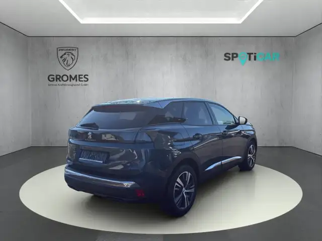 Peugeot 3008 view 3