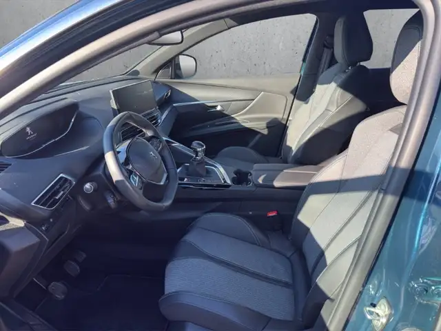 Peugeot 3008 view 9
