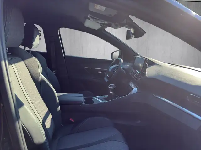 Peugeot 3008 view 13
