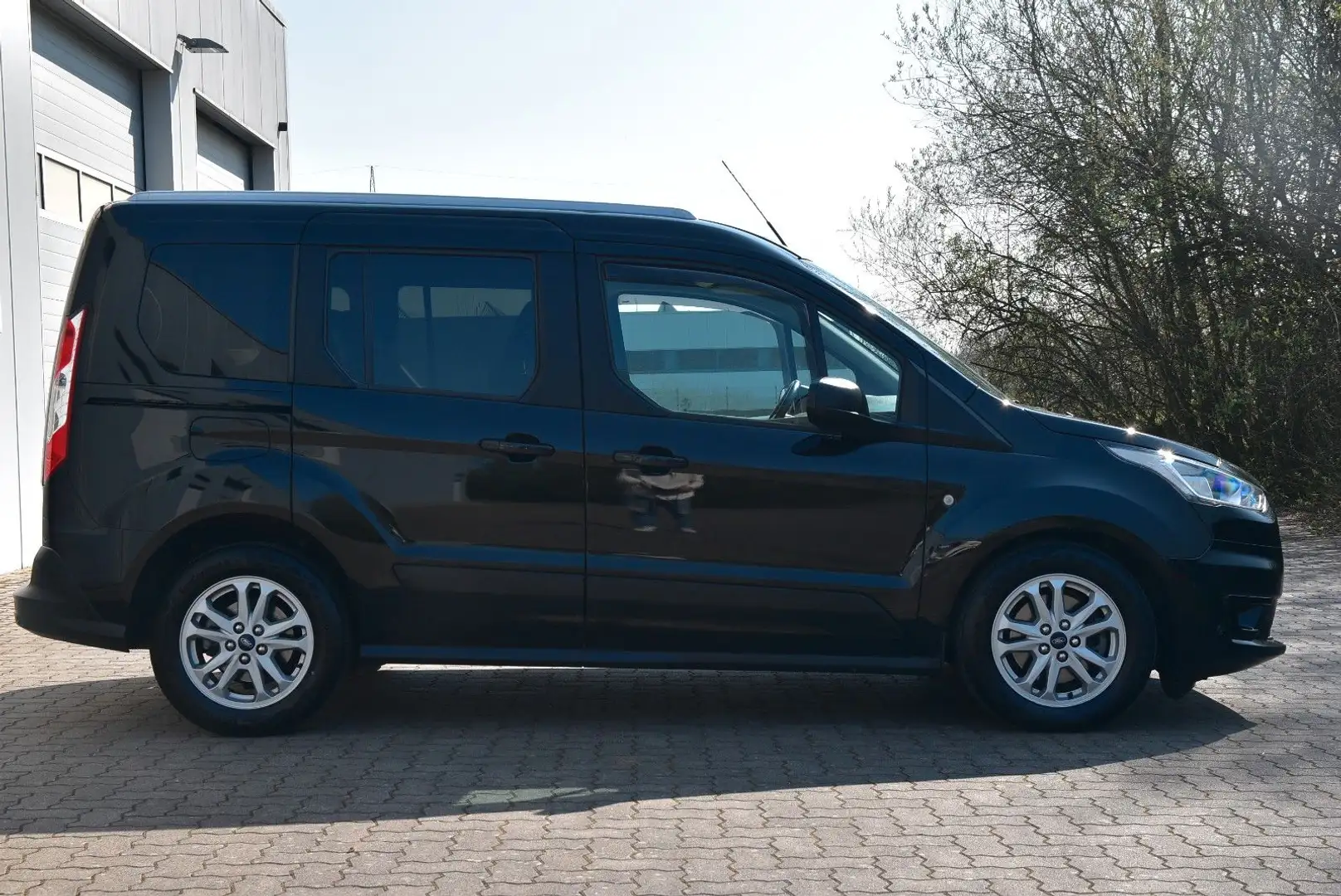 Ford Tourneo Connect Trend SHZ/AHK/Kamera/Tüv neu Schwarz - 2
