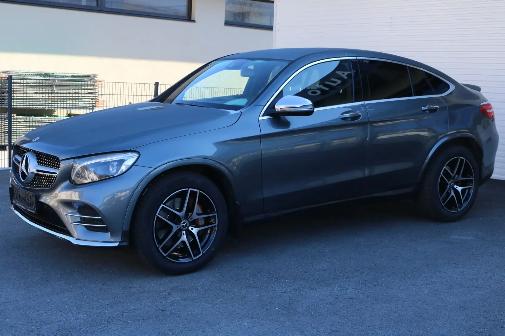 Mercedes-Benz GLC 220 d Coupe 4MATIC Aut.AMG Line Grau - 2