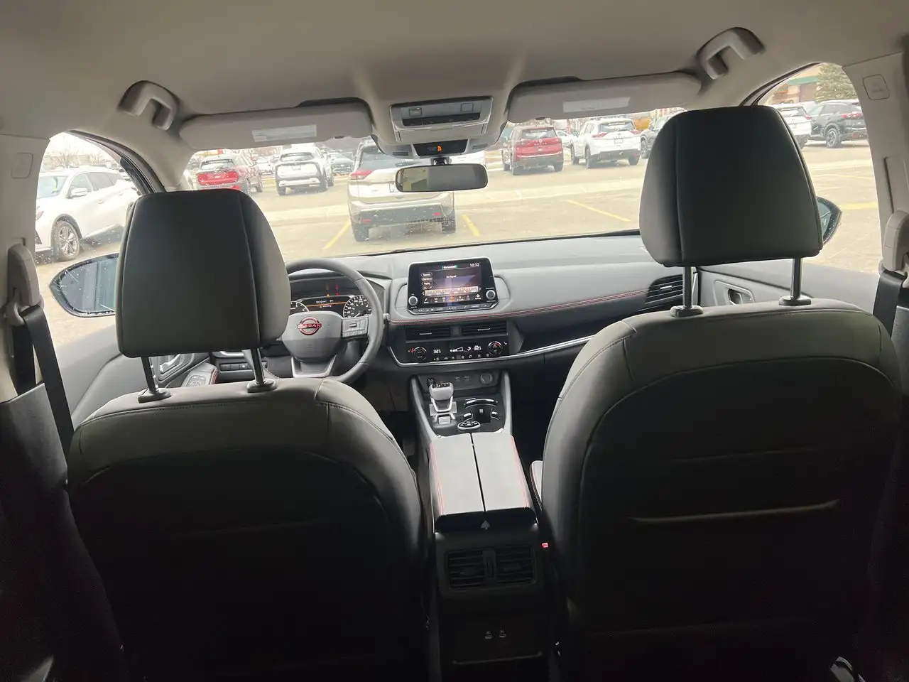 Nissan Rogue снимка Nissan Rogue