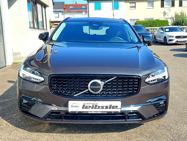 Volvo V90 B4 Diesel Plus Dark Licht Paket ACC Cam