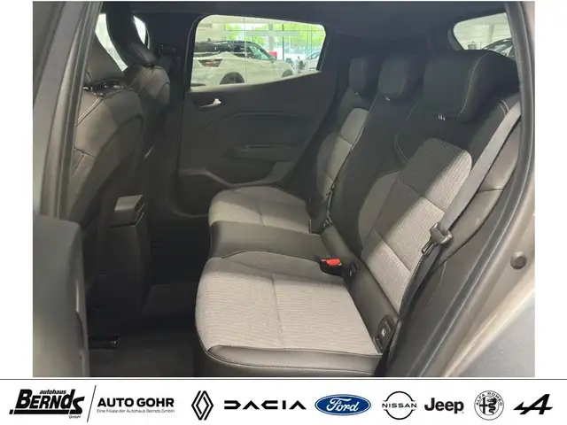 Renault Clio view 9