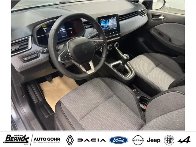 Renault Clio view 11