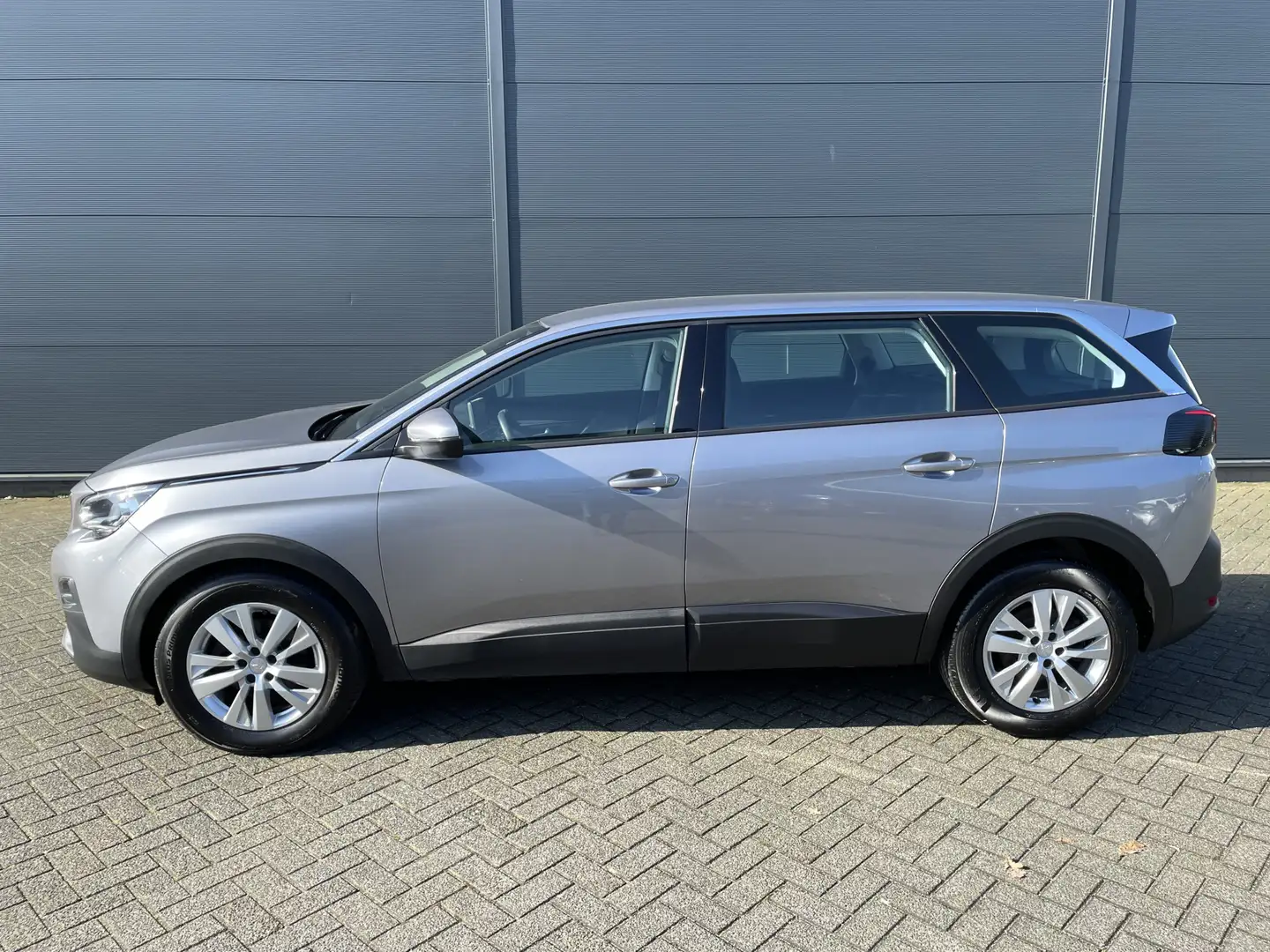 Peugeot 5008 130pk Avantage (Camera - Navigatie - Parkeersensor Zilver - 2