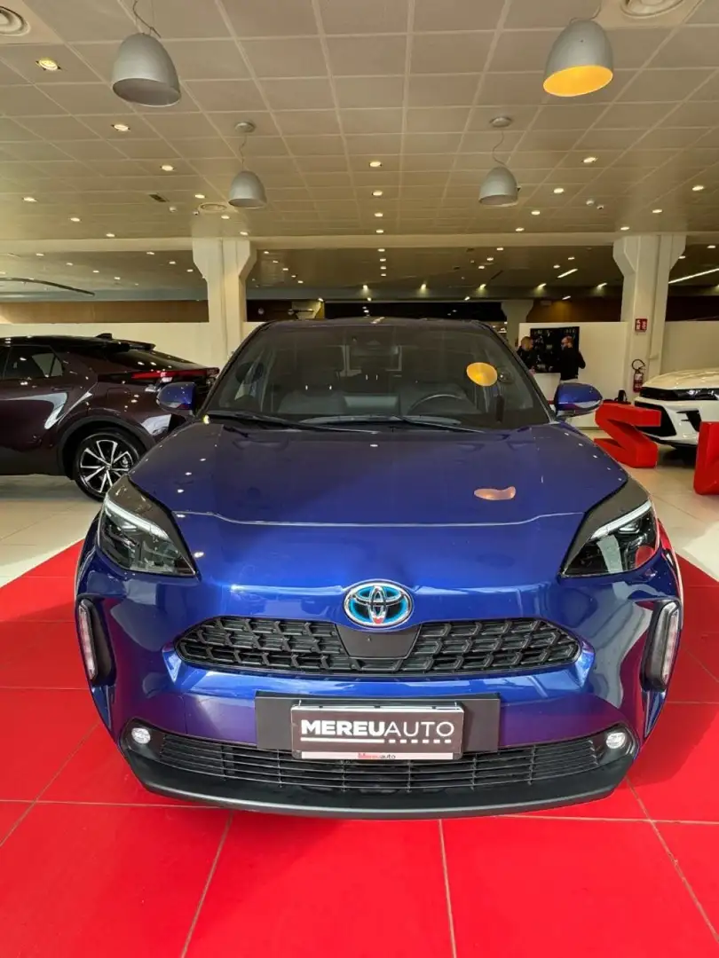Toyota Yaris Cross 1.5 Hybrid 5p. E-CVT AWD-i Trend Blau - 2